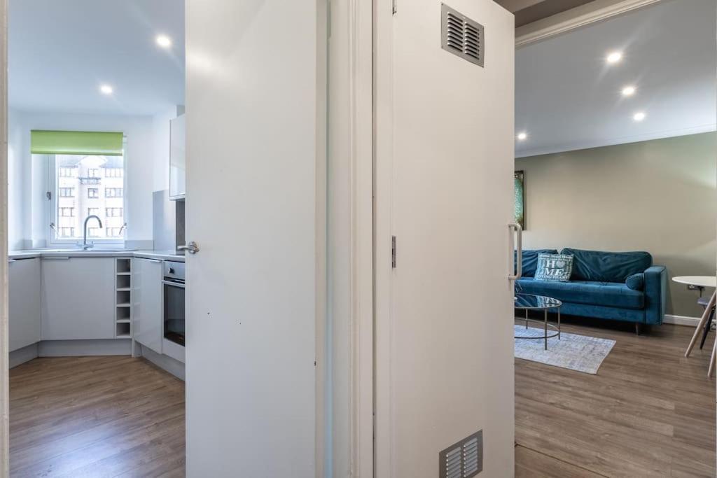 ** Modern Merchant City 1 Bed Apartment With Free Parking ** Glasgow Eksteriør billede